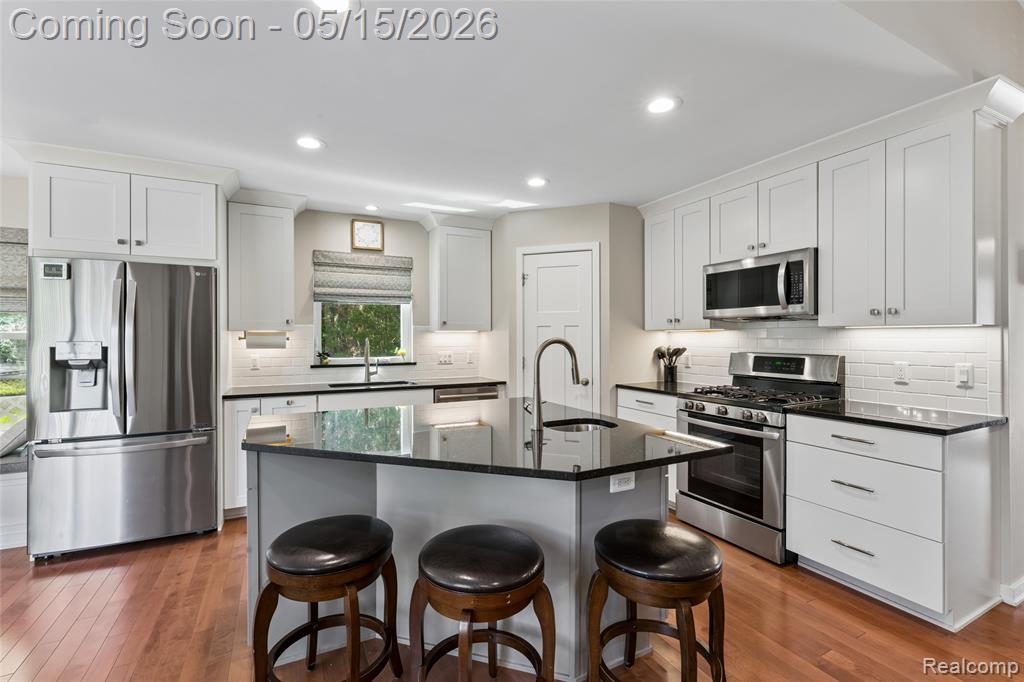 429 Grixdale Lane, Waterford, MI 48328 — Photo 10