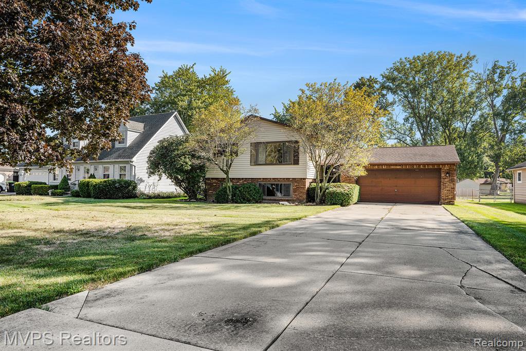 47812 Forbes Drive, New Baltimore, MI 48047 — Photo 2