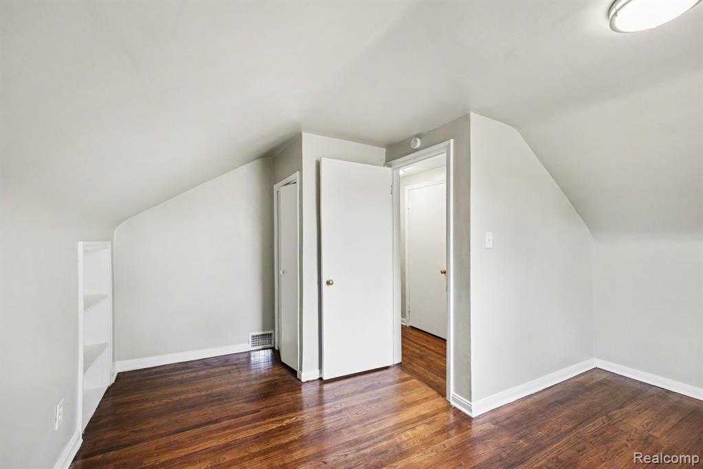 23031 Republic Avenue, Oak Park, MI 48237 — Photo 18