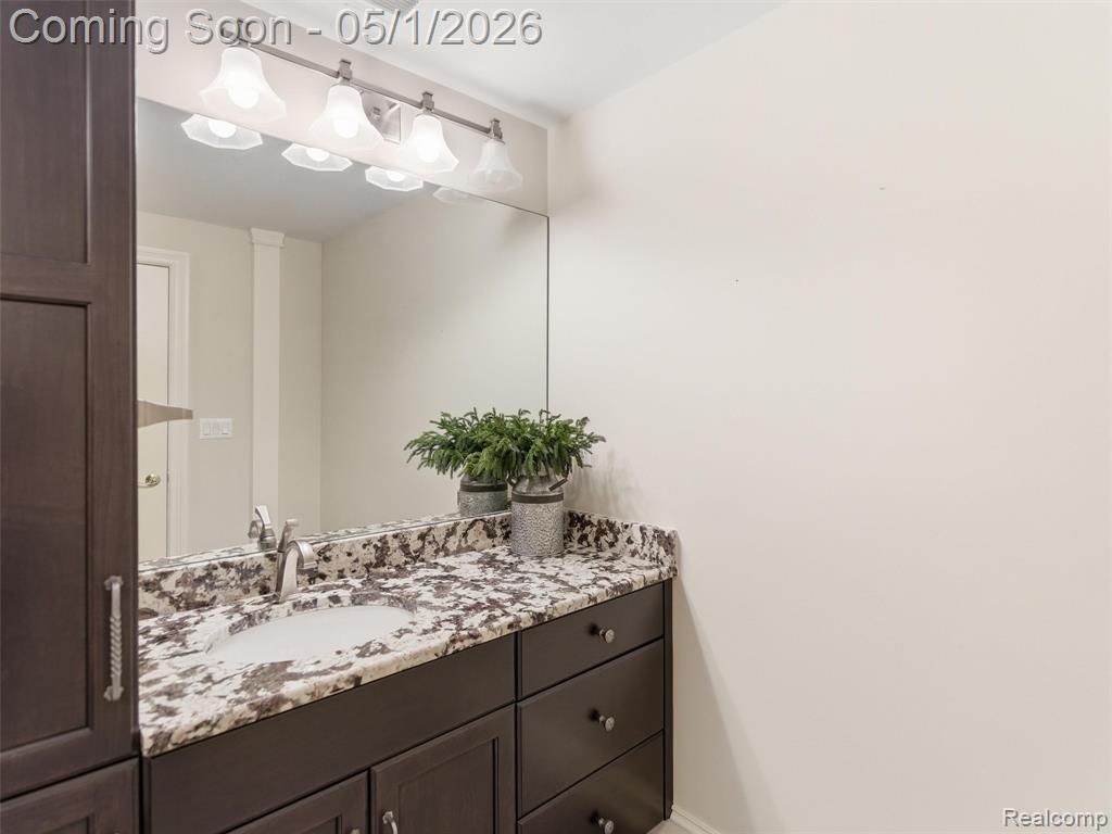1450 Greythorne Drive, Lake Orion, MI — Photo 71