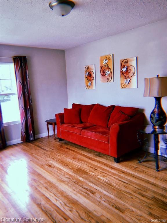 8310 BADGER Street, Detroit, MI 48213 — Photo 4