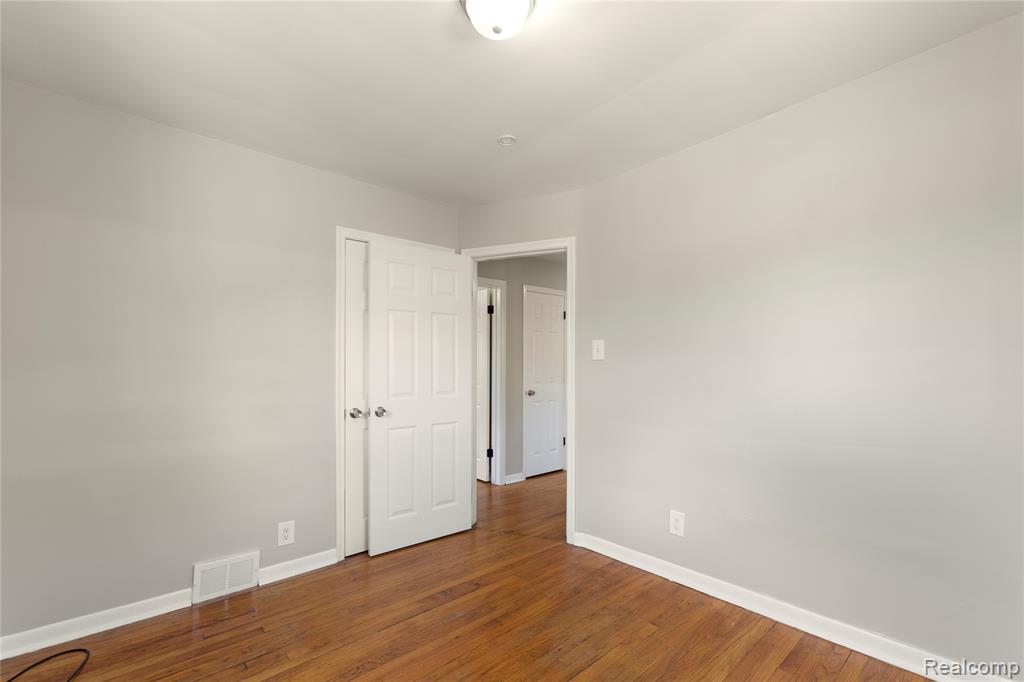 6869 Buhr Street, Hamtramck, MI 48212 — Photo 11