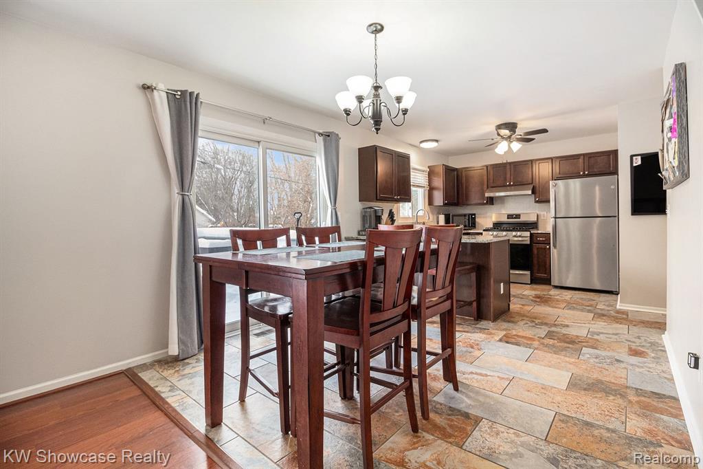 917 Iroquois Avenue, Waterford, MI 48327 — Photo 10