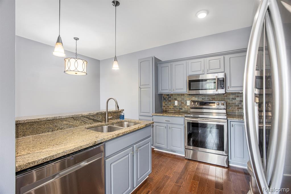 56645 Long Island Drive, Shelby Twp, MI 48316 — Photo 5