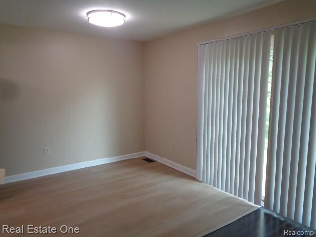26537 Summerdale Drive, Southfield, MI 48033 — Photo 9