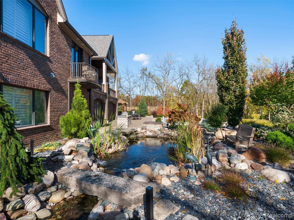 2475 Creekside Court, Rochester, MI 48306 — Photo 39