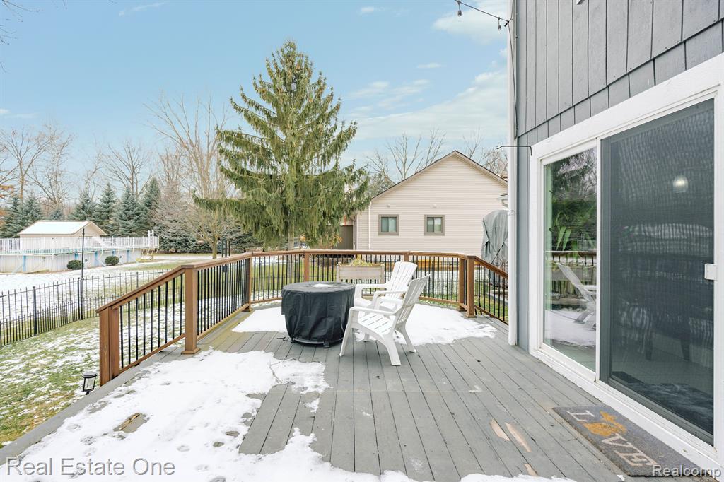 4083 W MAPLE Road, Wixom, MI 48393 — Photo 54