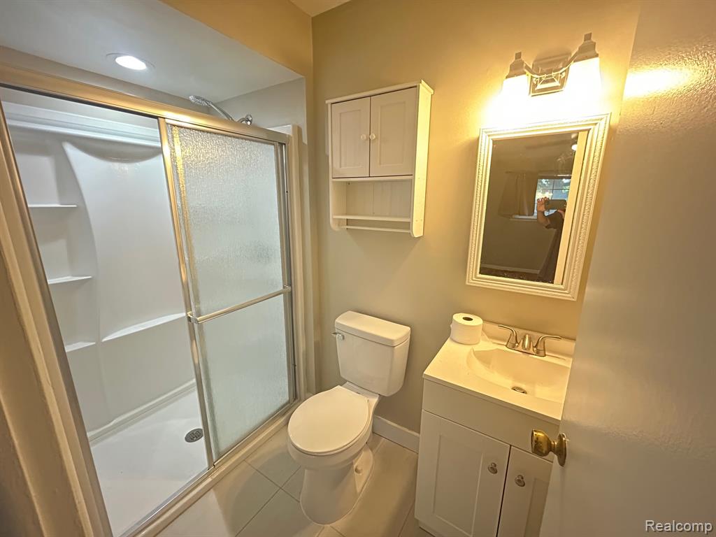 595 E FOX HILLS Drive, Bloomfield Hills, MI 48304 — Photo 17