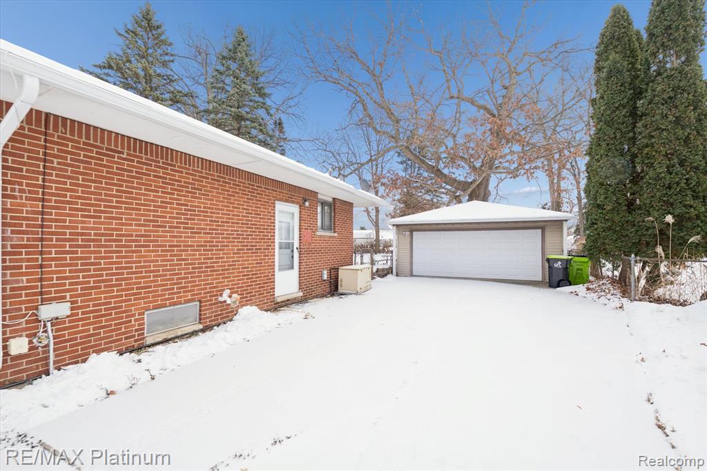 707 Briarwood Lane, Fenton, MI 48430 — Photo 26