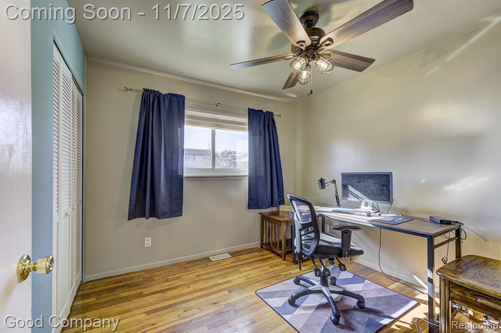 583 Manchester Street, Madison Heights, MI 48071 — Photo 27