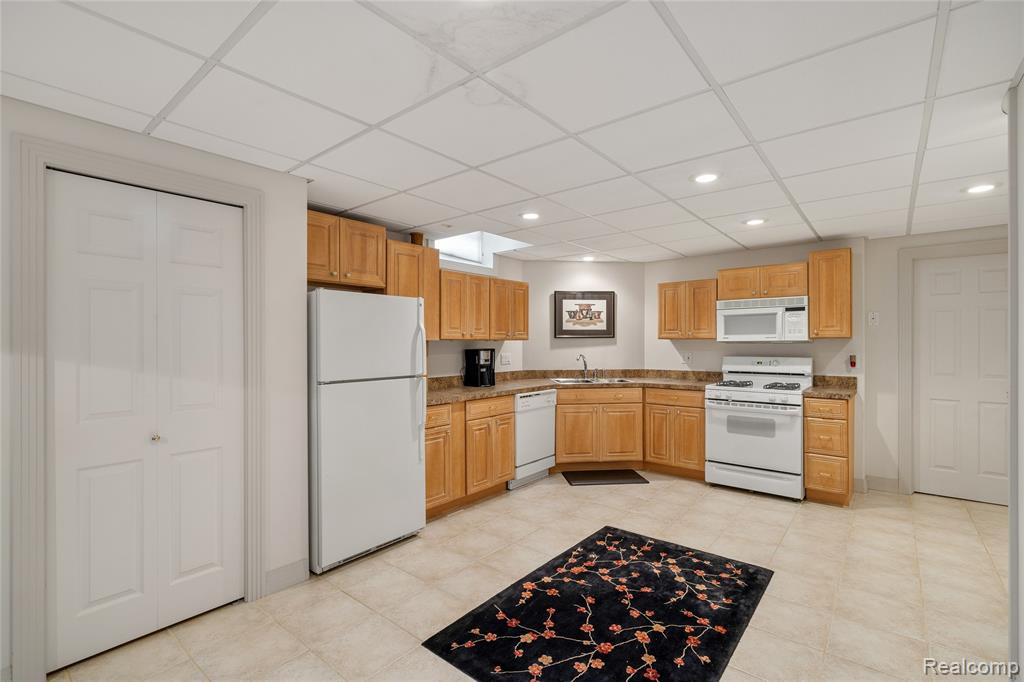49539 Nautical Drive, Chesterfield, MI 48047 — Photo 43