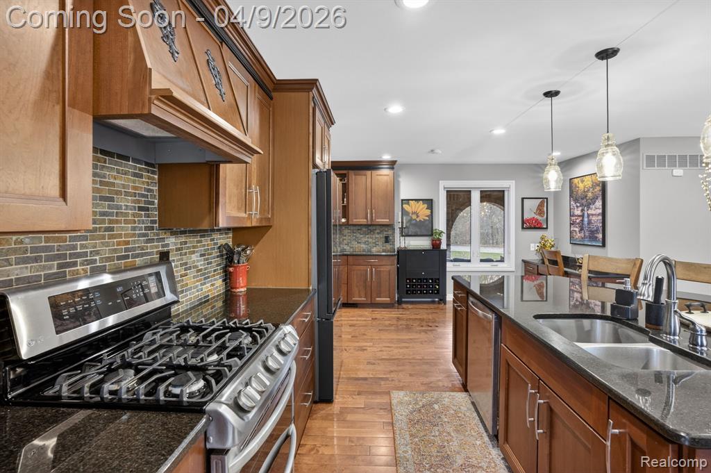 341 Ridgewood Road, Rochester, MI 48306 — Photo 15
