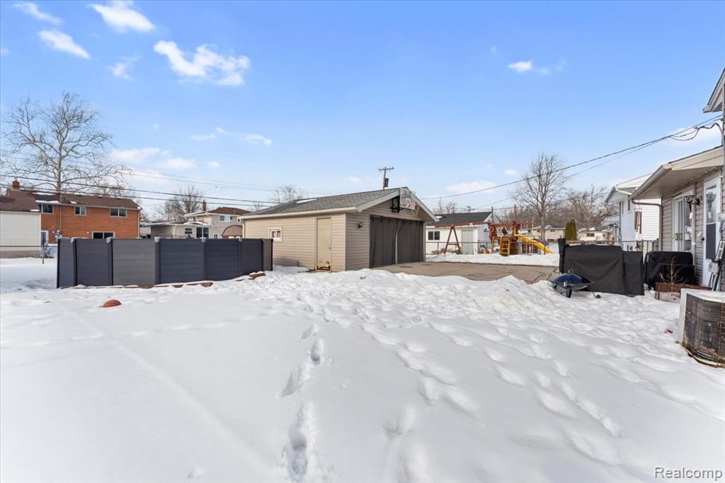 31664 Sweetbriar Drive, Rockwood, MI — Photo 23