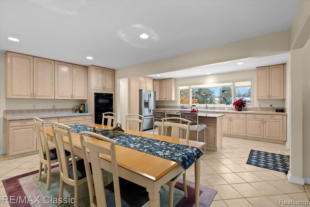 5067 Oakwood Court, Commerce Twp, MI 48382 — Photo 13