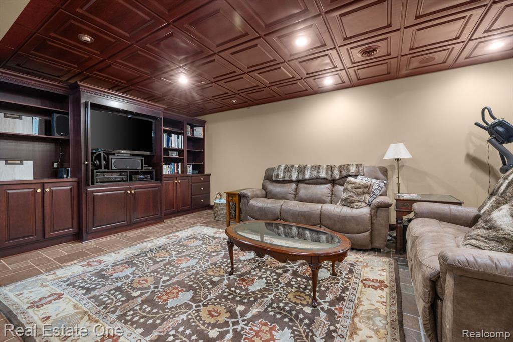44211 CHEDWORTH Drive, Northville, MI 48167 — Photo 43
