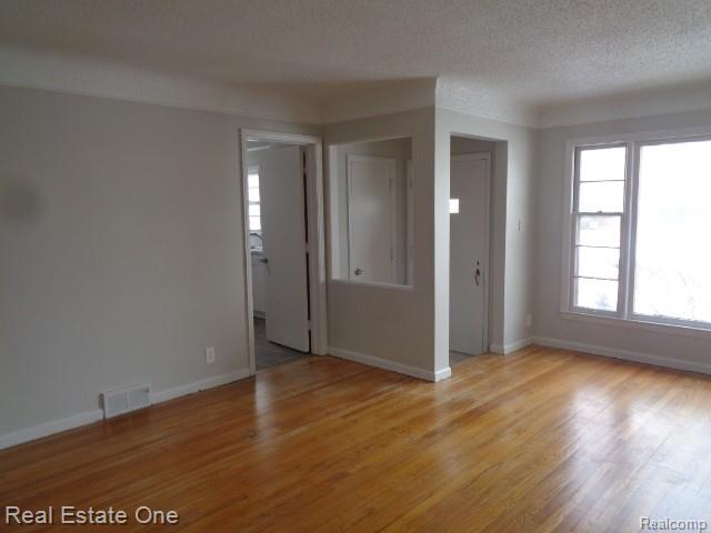 12835 Oak Park Boulevard, Oak Park, MI 48237 — Photo 9