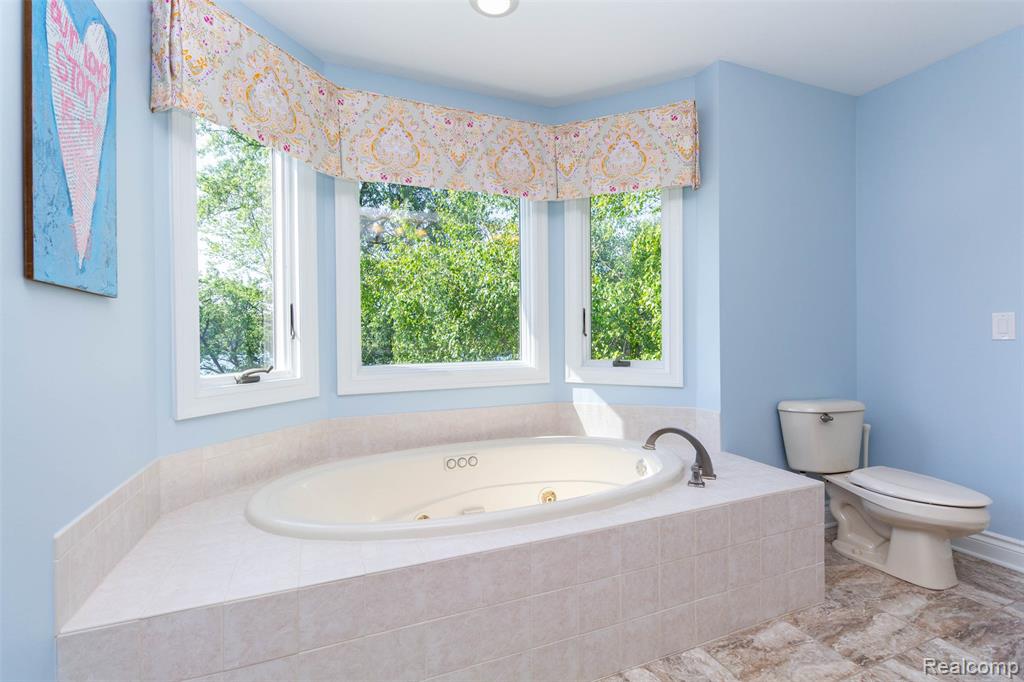 6081 Byram Lake Drive, Linden, MI 48451 — Photo 29