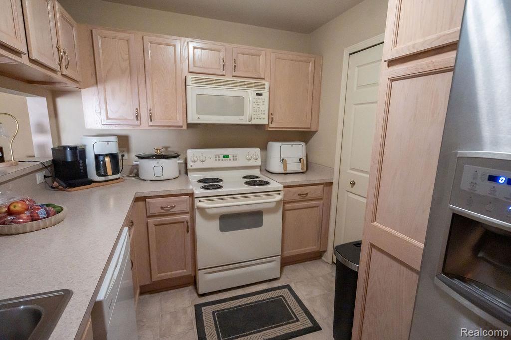 23010 Fairlane Boulevard, Woodhaven, MI 48183 — Photo 13