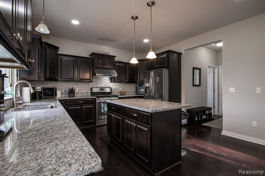 832 W BAY SHORE Drive, Oxford, MI 48371 — Photo 13