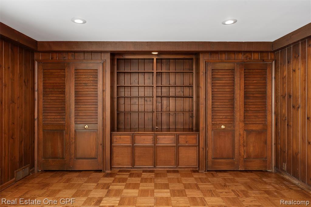 636 Middlesex Road, Grosse Pointe, MI 48230 — Photo 11