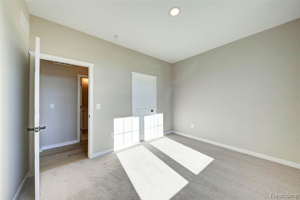 688 Round Rock Drive, Howell, MI 48843 — Photo 8