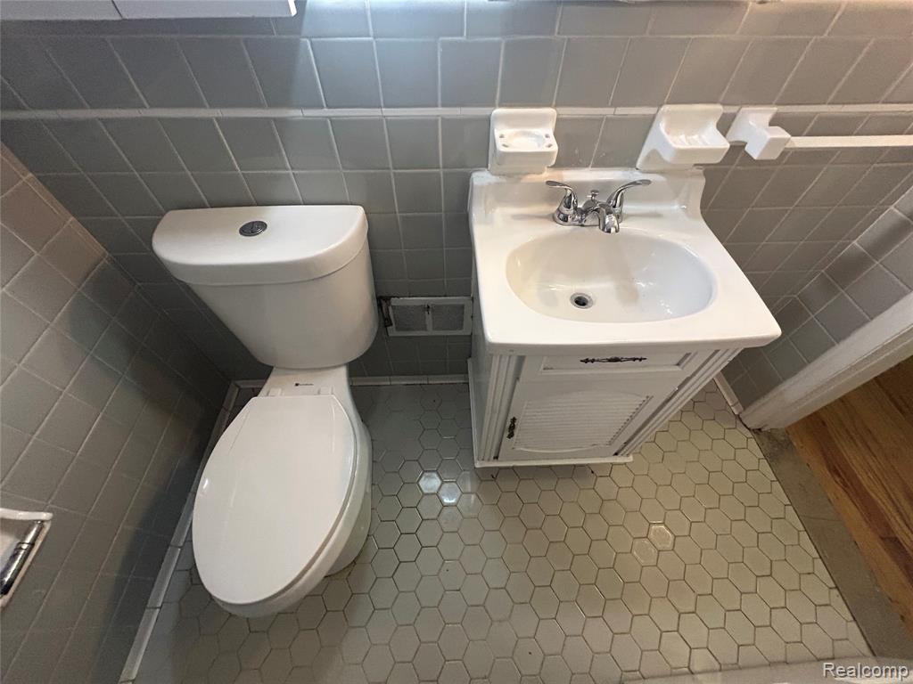8060 HOUSE Street, Detroit, MI 48234 — Photo 23