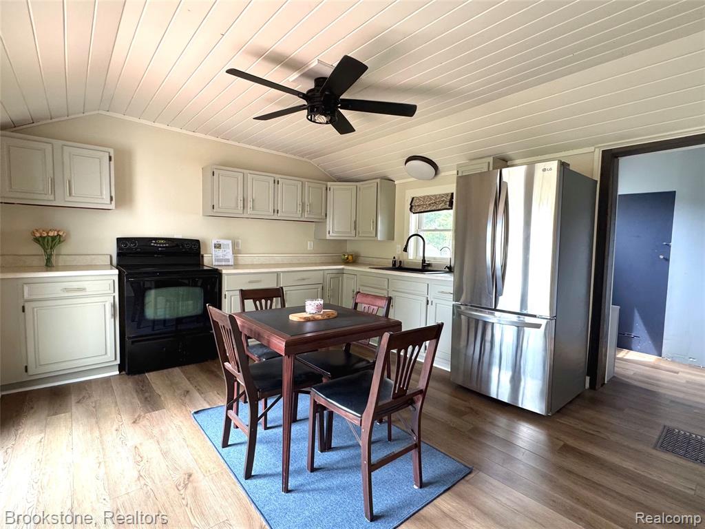 207 N Church, Ortonville, MI 48462 — Photo 20