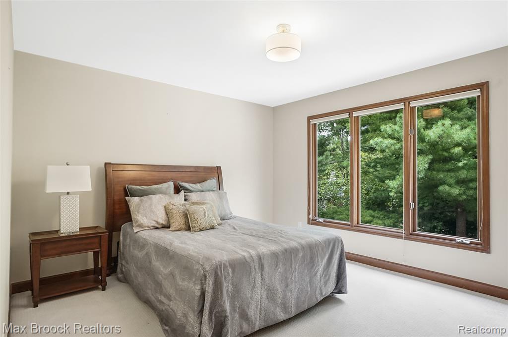 60 Kingsley Manor Drive, Bloomfield Hills, MI 48304 — Photo 45