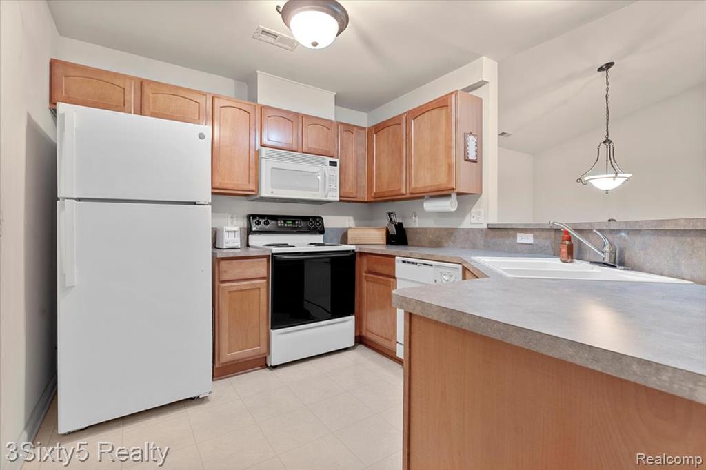 539 Mulberry Street, 59, Wyandotte, MI 48192 — Photo 12
