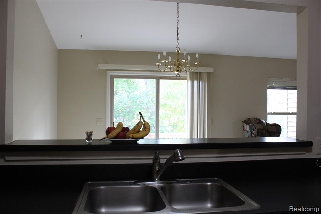 9132 COLONY PARK Drive, Ypsilanti, MI 48197 — Photo 12