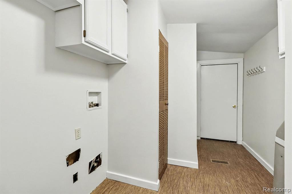 1295 W Cook Road, Grand Blanc, MI, 48439