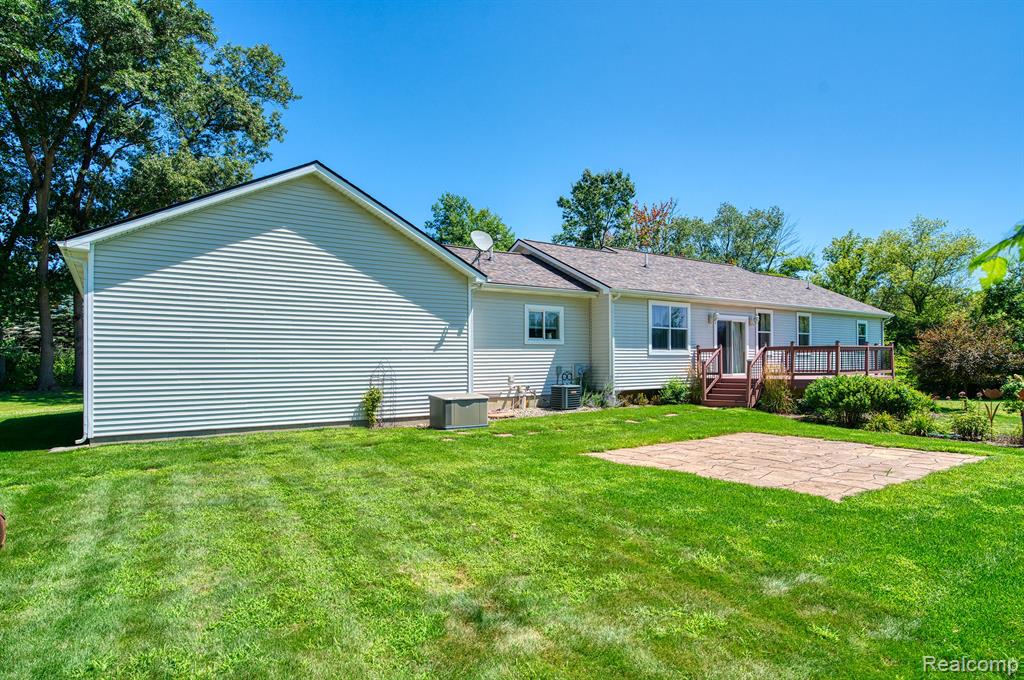 10031 IOSCO RIDGE Drive, Gregory, MI 48137 — Photo 7