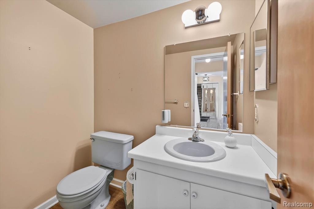 18268 University Park Drive, Livonia, MI, 48152