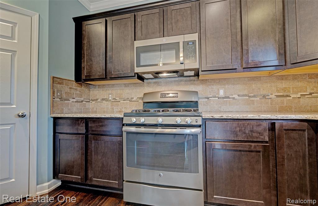10464 Grandview Drive, Atlas, MI — Photo 21