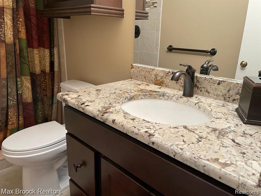 4585 Laurel Club Circle, West Bloomfield, MI 48323 — Photo 12