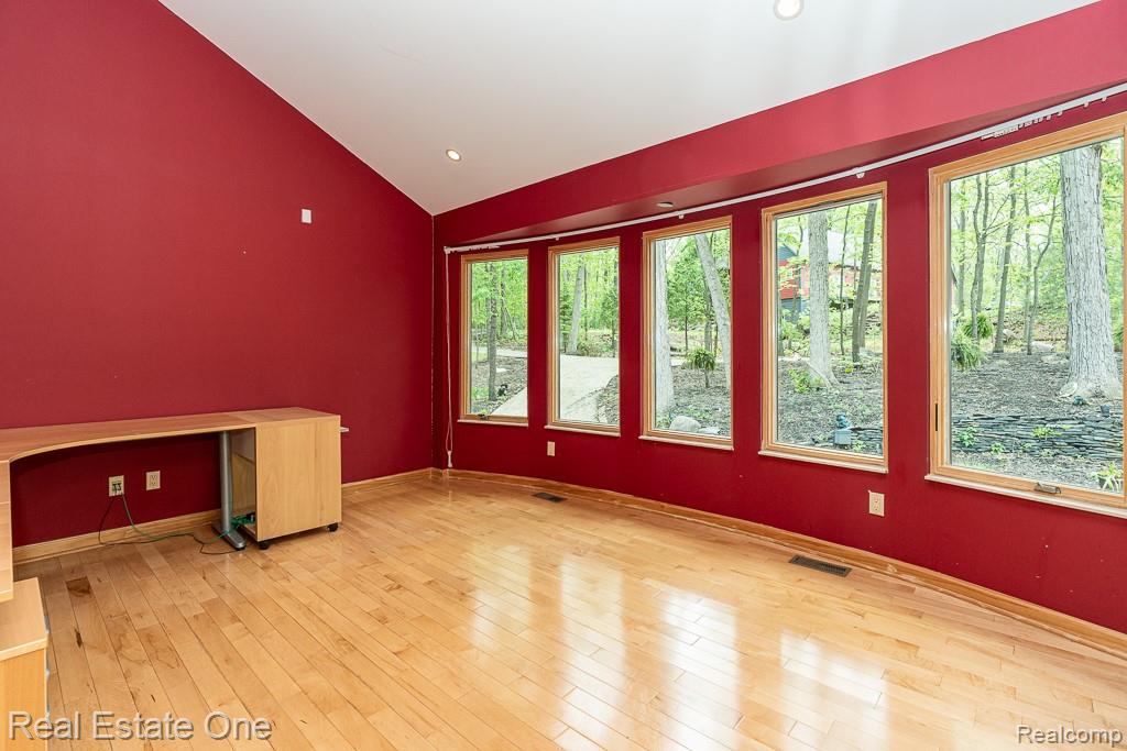 2670 Spring Grove Drive, Brighton, MI 48114 — Photo 9