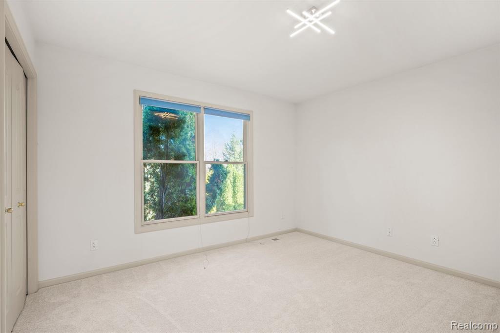 433 TORRINGTON Drive W, Canton, MI 48188 — Photo 33