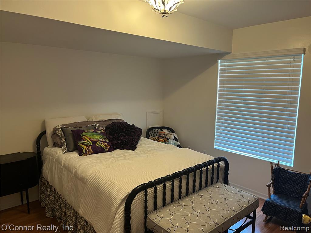 812 Crystal Lane, Marysville, MI 48040 — Photo 11