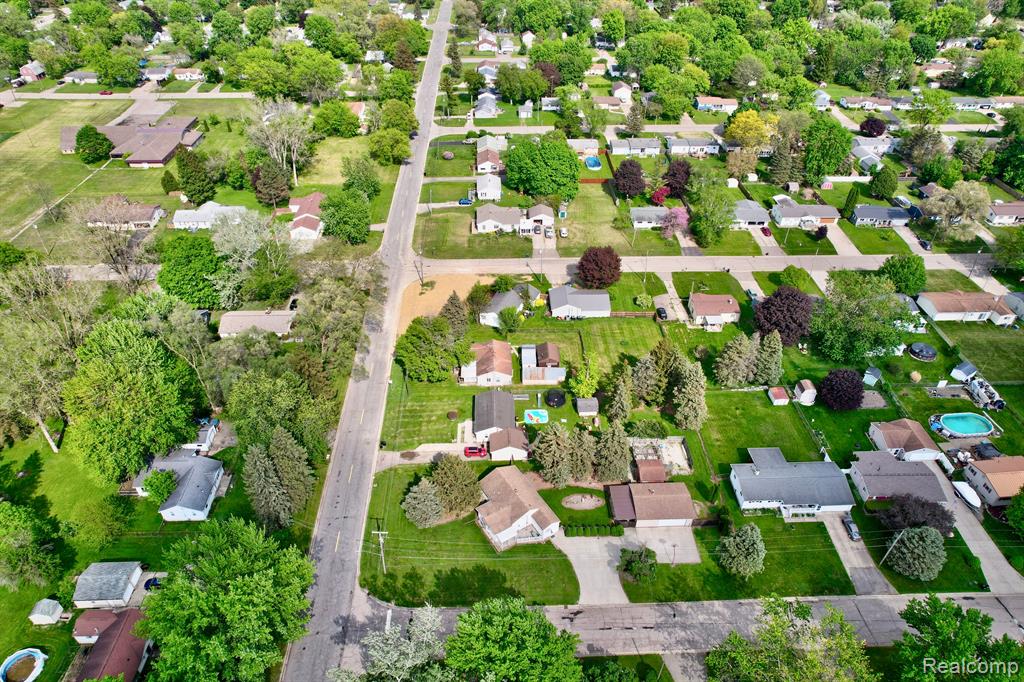 6154 Roberta Street, Burton, MI 48509 — Photo 52