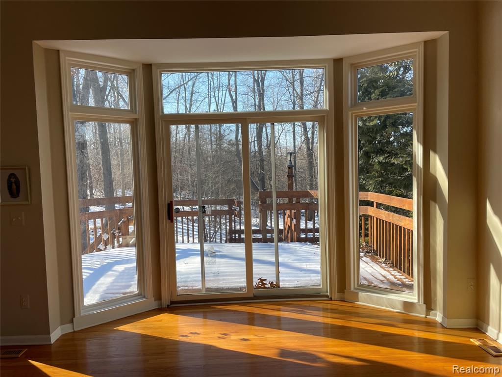 4765 Woodbine Circle S, West Bloomfield, MI 48323 — Photo 32