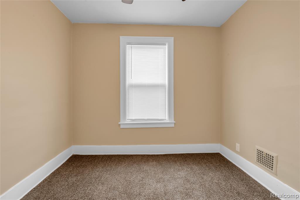 5044 Fairview Street, Detroit, MI 48213 — Photo 11