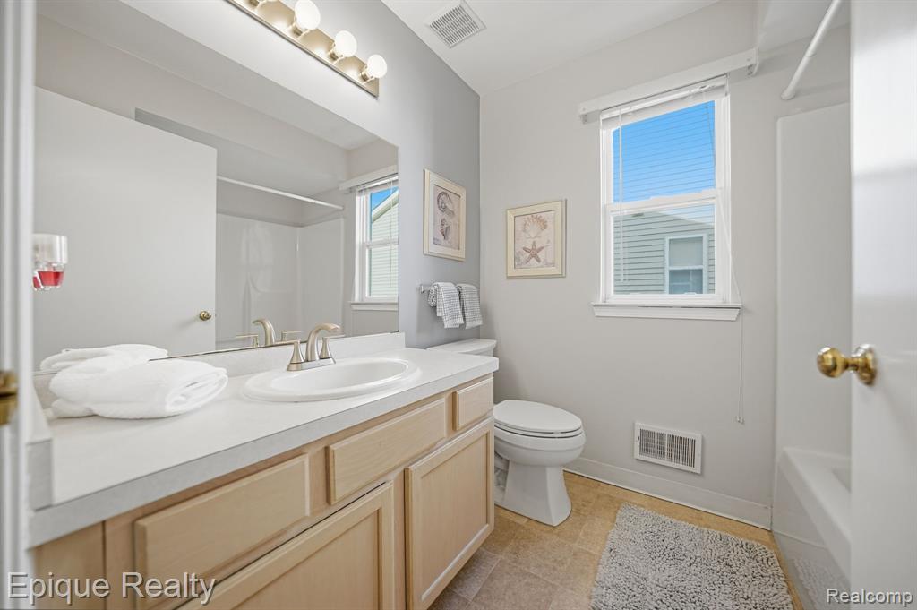 919 Rikki Ann Court, Wixom, MI 48393 — Photo 16