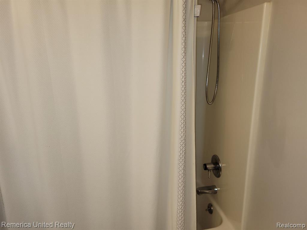 971 RIKKI ANN, Wixom, MI 48393 — Photo 23