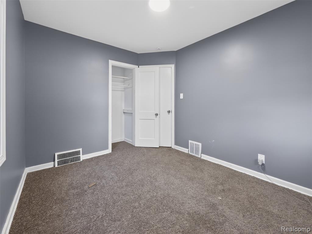 20553 Hamburg Street, Detroit, MI 48205 — Photo 12