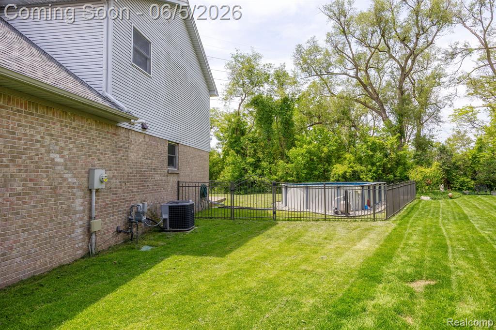 932 River Court, Wyandotte, MI 48192 — Photo 17