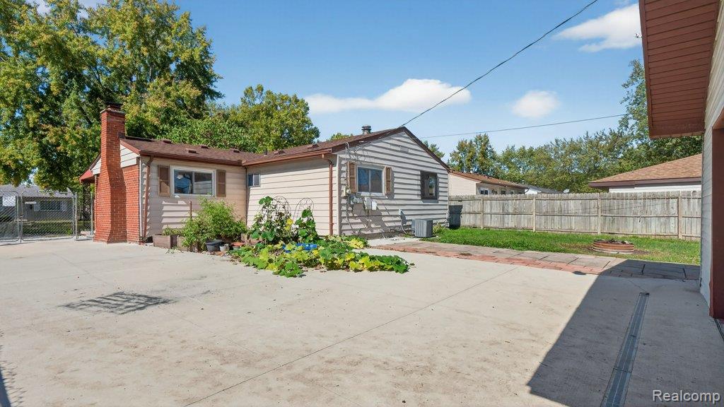 9405 Chamberlain Street, Romulus, MI 48174 — Photo 40