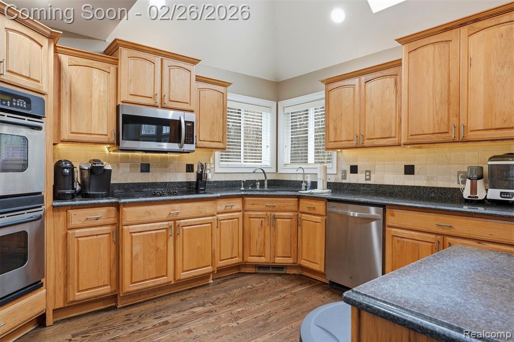 65690 North Avenue, Ray, MI, 00000