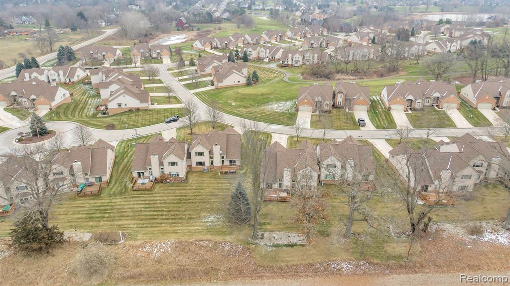 6133 LOCHMORE Drive, Commerce Twp, MI 48382 — Photo 33