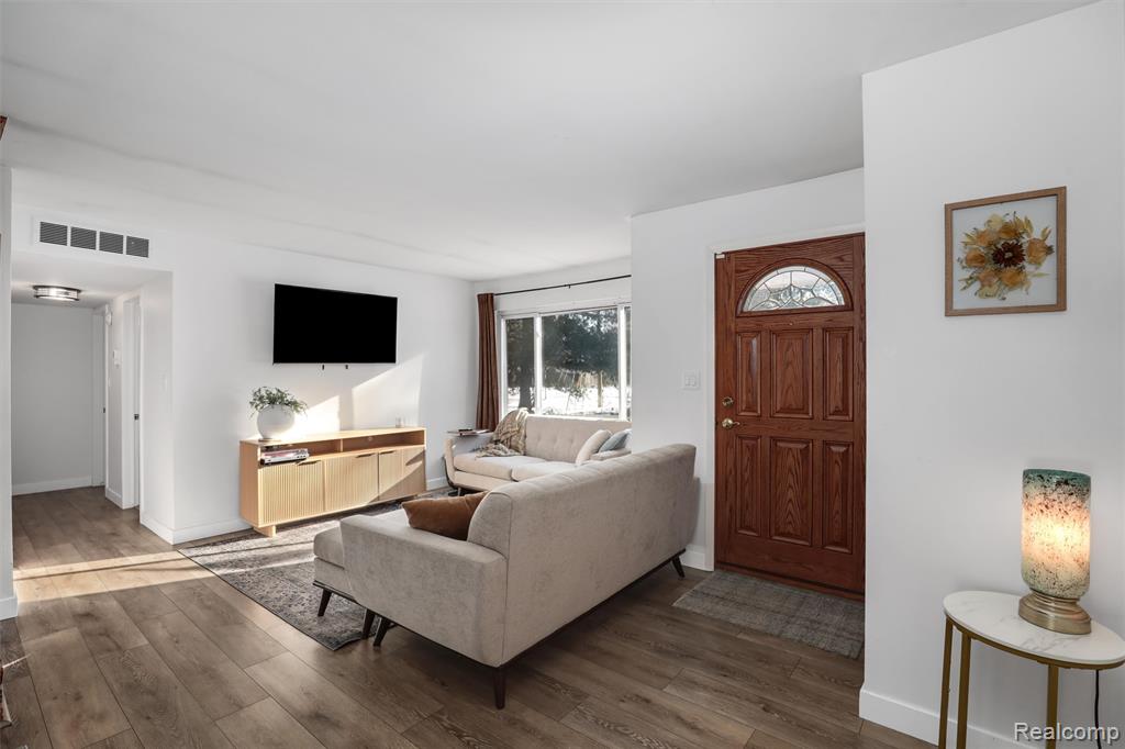 43220 Riggs Road, Van Buren, MI 48111 — Photo 19