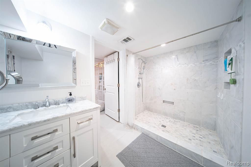 4308 ARDEN, Royal Oak, MI 48073 — Photo 21